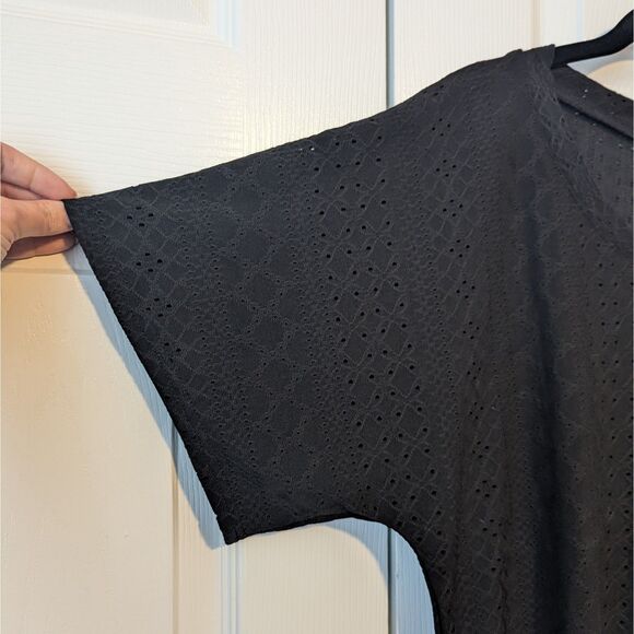 Women’s Black Eyelet Short Sleeve Top | Crew Neck | Side Ruching | Medium - Picture 5 of 6